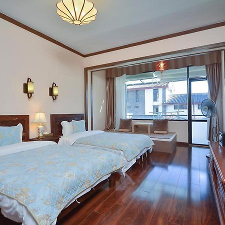 Oak Inn Лицзян Экстерьер фото