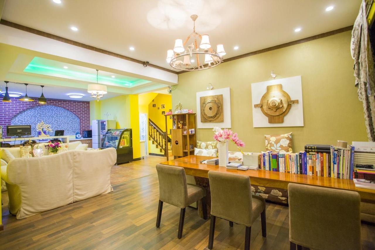 Oak Inn Лицзян Экстерьер фото