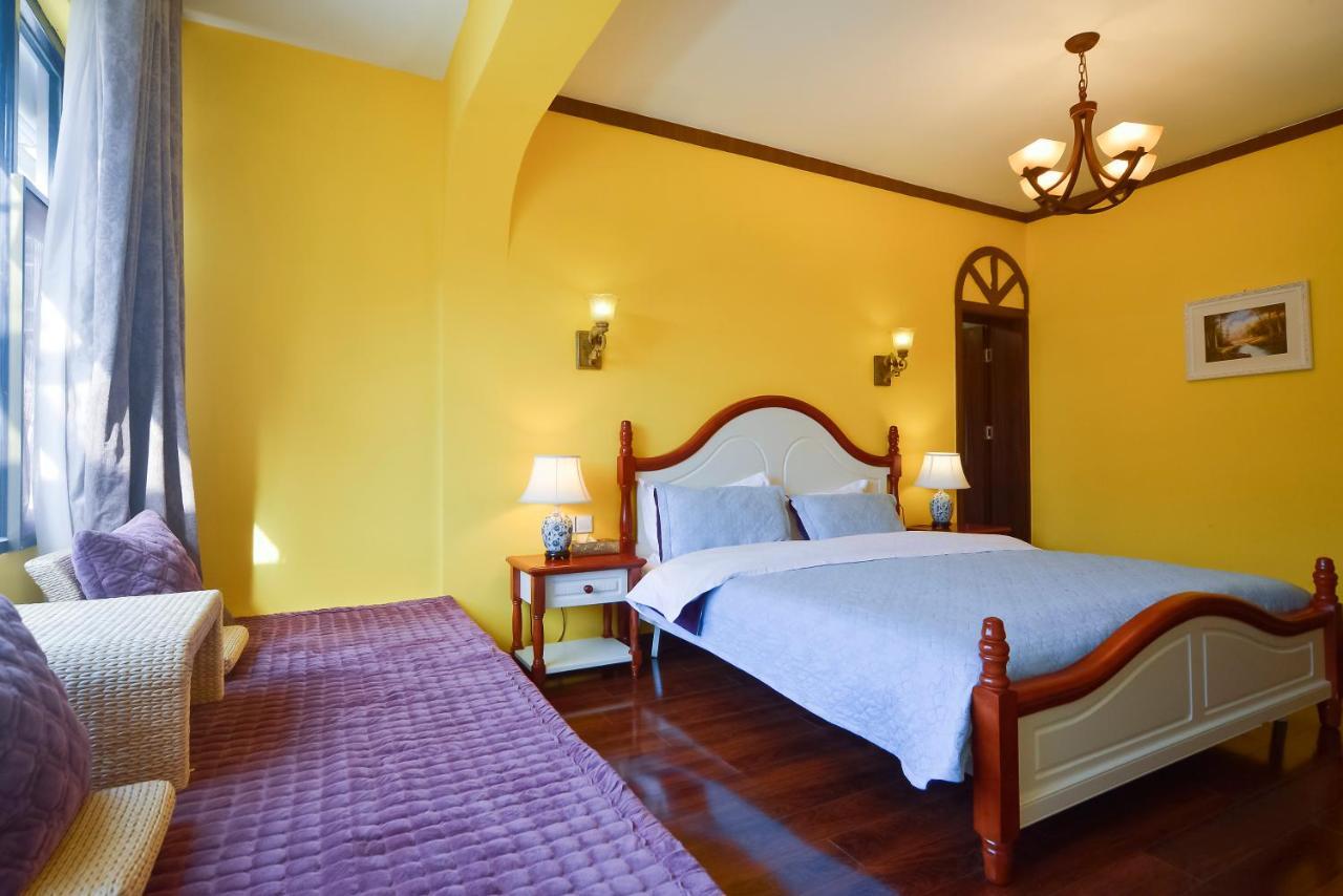 Oak Inn Лицзян Экстерьер фото